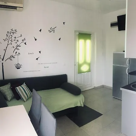 Schoene In Kuciste Mit Privatem Balkon Orebić
