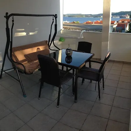 Schoene In Kuciste Mit Privatem Balkon